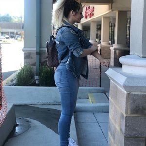 Skinny high rise Levis